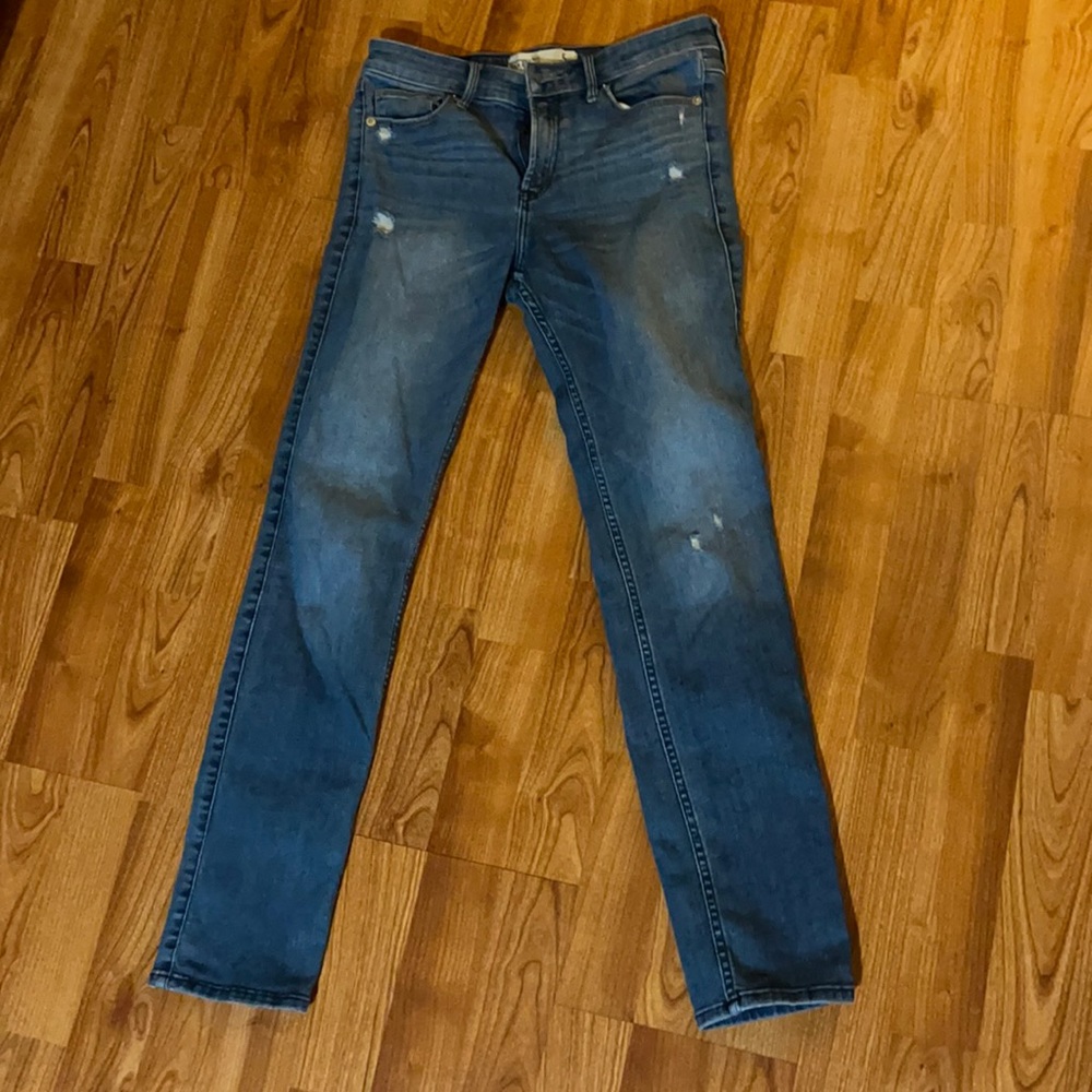 Straight Blue Jeans Abercrombie and Fitch